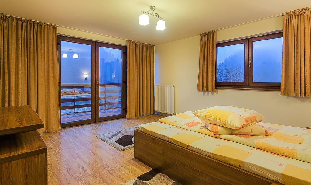 Panorama Pietrei Craiului Hotel Zărneşti Exterior foto