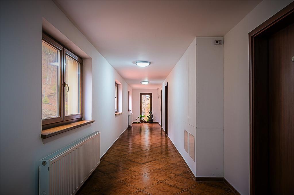 Panorama Pietrei Craiului Hotel Zărneşti Exterior foto